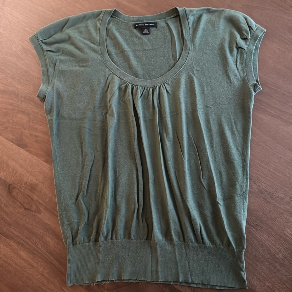T-shirt style blouse with light ruching